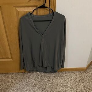 Lululemon Athletic Women's Gray V-Neck Top